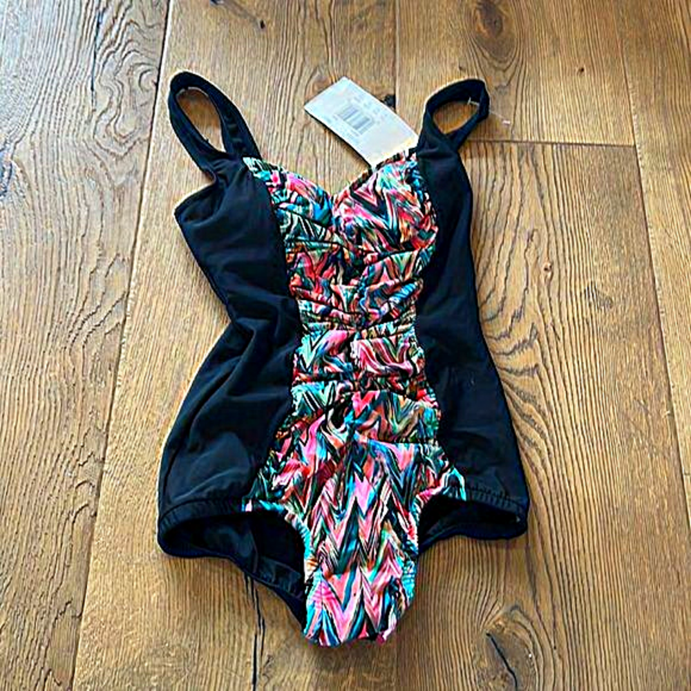 NWT Penbrooke One-Piece Swimsuit | Tummy Control | Ruched size 8